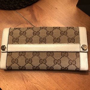 Gucci monogram long bifold excellent condition